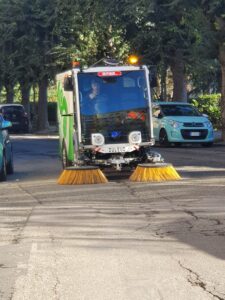 Pulizia delle strade sempre più green a Valenza: arriva una spazzatrice elettrica 100%