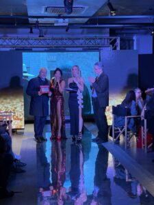 La valenzana Star Event’s e Giuseppe Alfieri premiati per il document film ‘Boxic il pugile anti violenza’ al ‘Fashion Christmas Show’ a Sesto San Giovanni