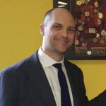 Deangelis a fianco di Oddone. 