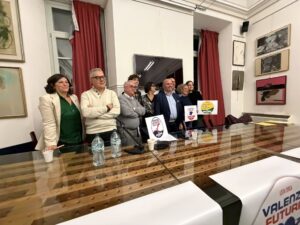 Luca Ballerini presenta la sua candidatura a sindaco con una lezione di stile