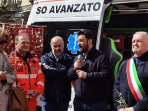 Don Santiago ha benedetto la nuova ambulanza di Avis Primo Soccorso