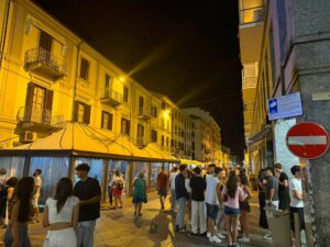 Tanta gente per le Pro loco in piazza e la notte dei saldi
