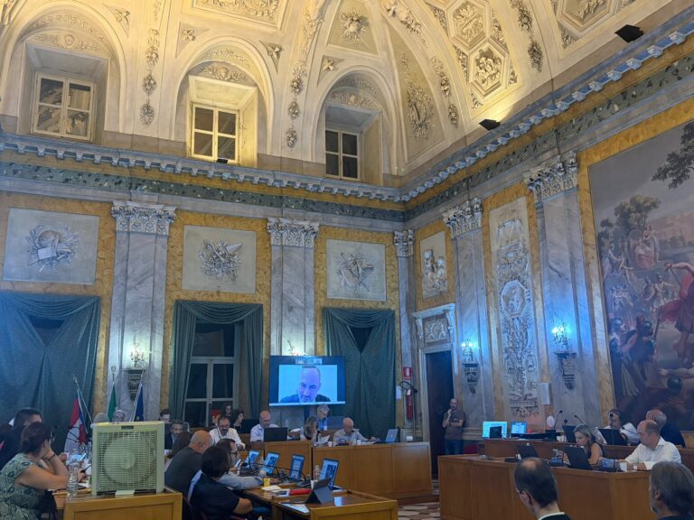 Consiglio lungo e (abbastanza) tranquillo con la minoranza che se ne va per le commissioni